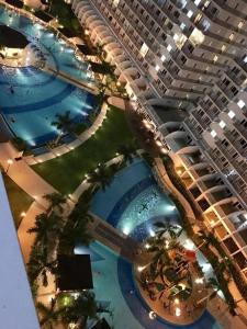 1 Bedroom Condo Unit Near MOA with Netflix and WIFI