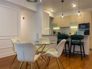 Cozy 2BR with Incredible Balcony in Miraflores