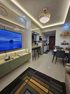 1 Bedroom Condo Unit Near MOA with Netflix and WIFI