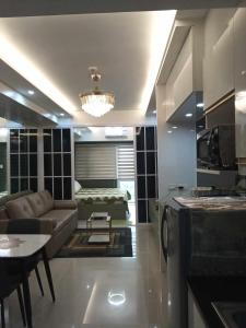 1 Bedroom Condo Unit Near MOA with Netflix and WIFI