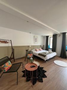 Appartements Studio romantique avec baignoire balneotherapie duo proche de Colmar et Kaysersberg pour 2 personnes : photos des chambres