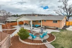 Jumpshot Junction Hoops & Fire Pit Haven - Papeton