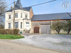 Villa spacieuse avec jardin, terrasse, et équipements complets à Baives, proche Belgique et Val Joly - FR-1-510-218