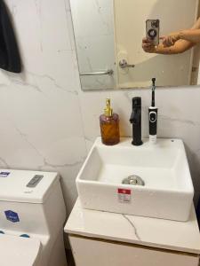 Twins staycation by wench in Cambridge condo