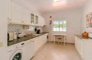 FLH Vilamoura Villa Cardona with Pool