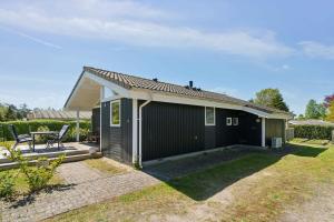 Cozy Holiday Home Close To Marielyst Beach