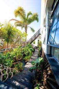 Green Points EYRIE - Indulge in an Urban Oasis