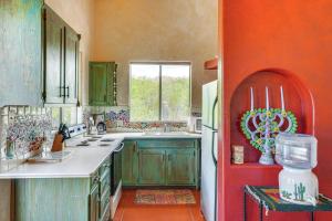 Chic Tucson Casita with Deck and Panoramic Views!