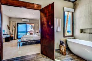 Sofi Beachfront villa in Tankah Bay!