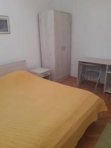 Apartments with WiFi Supetar, Brac - 5667