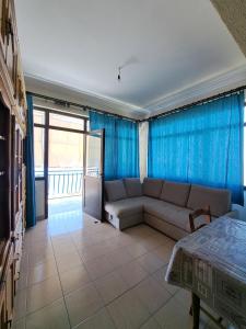 Three-Bedroom Apartment with Balcony and Sea View room in Apartments with a parking space Bilo Primosten - 4662