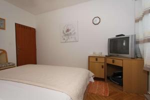 Apartments with parking space Kastel Sucurac, Kastela - 23495