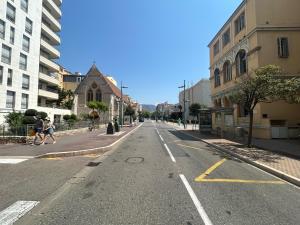 Appartement Neuf et Équipé À Deux Pas de la Mer et Face au Casino en Plein Centre
