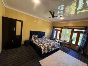 Maqsoom Villa I Entire Villa Near Srinagar Airport and Dal Lake I 4 BR