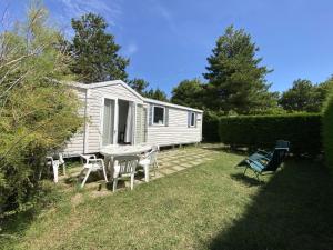 Maisons de vacances Mobile Home Excellente Situation, Proche Plage et Centre-ville, Ideal pour 4 Personnes - FR-1-709-56 : photos des chambres
