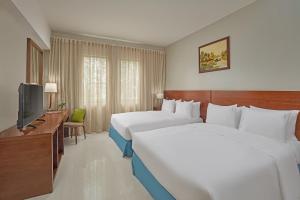 Holiday Inn & Suites Batangas LimaPark by IHG