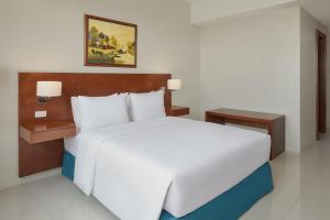 Holiday Inn & Suites Batangas LimaPark by IHG