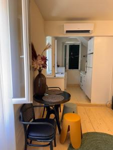 THE CENTRIC Apt by LOC HOSPITALITY