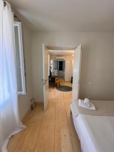 THE CENTRIC Apt by LOC HOSPITALITY