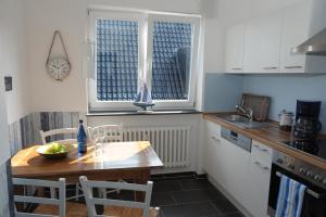 SEASIDE APARTMENTS - LIGHTHOUSE