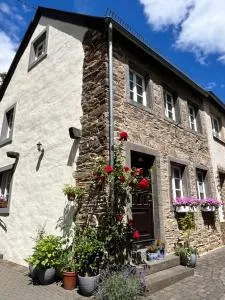 Ferienhaus in der Ennejass Monreal - Hirten