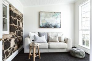 Historic 1850s Magnetic Cottage