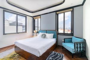 Luxe Paradise Suites Dang Thai Mai