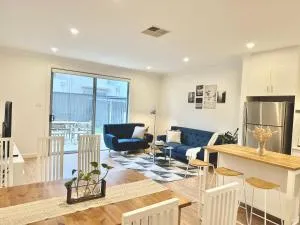 Fully Equipped 3BR-Townhouse - Teatree Gully