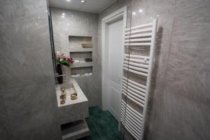 NobleNotes - Isabella Suite Central Athens