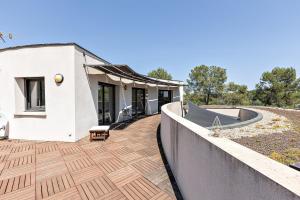 Villas Superbe et spacieuse propriete avec piscine et spa : Villa