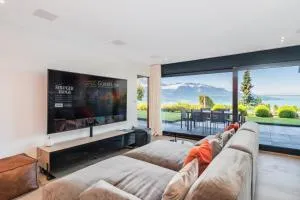 Charming and Spacious Residence in the Heart of Brent by GuestLee - Blonay