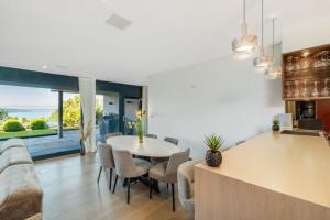 Charming and Spacious Residence in the Heart of Brent by GuestLee