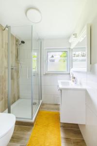 Ferienhaus Goldene Zeit I Terasse I Parkplatz I 3 SZ I 2 Bäder I 2 min zum See