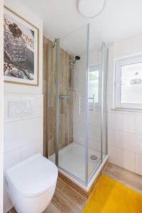 Ferienhaus Goldene Zeit I Terasse I Parkplatz I 3 SZ I 2 Bäder I 2 min zum See