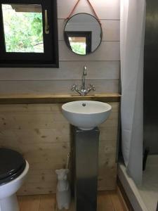 Maisons de vacances Les Grands Bois Gite et cabane : photos des chambres