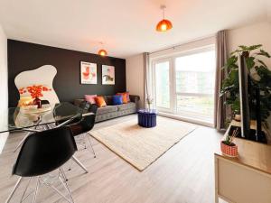 Modern Hatfield Apartment with Free Gated Parking