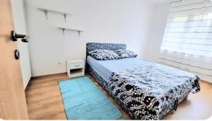 Dvosobni apartman u blizini centra grada