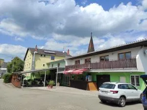 Penzion a restaurace U Knoppa - 摩拉维采河畔赫拉德茨