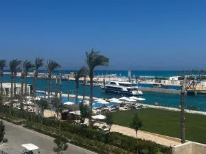 Marassi, Luxury Suite in Address Beach resort! service apartment - 阿莱曼