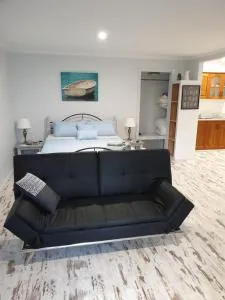 Behind the hedge - Boonoo Boonoo