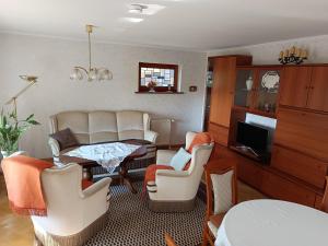 Reetgedecktes Ferienhaus am Strandweg in Lütjensee