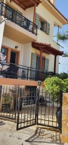 Maria’s Sunset House