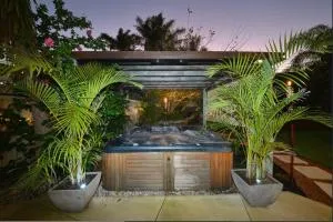 Cheerful 4-bedroom with Spa! - Butler