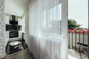 Snow white center appartment