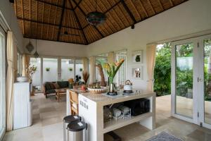 Fall in Love with Rose Moon