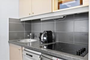 Grand appartement avec balcon - Proche Parc des Expo - Parking Privée