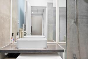 Grand appartement avec balcon - Proche Parc des Expo - Parking Privée