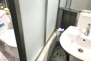 Old Quarter Duys spacious 2-floor apartment, next to Train Cafe street