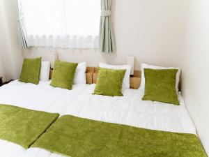 Kosuge Sta 6min walk Ueno Sta 10min Switch