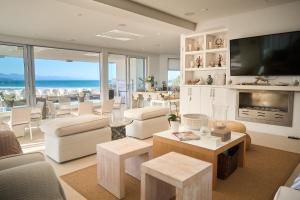 Roga Rock Lookout Beach